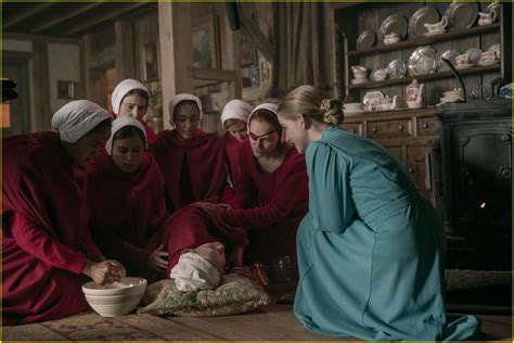 Handmaids Tale Creator Explains Why The Shocking Deaths In Season 4