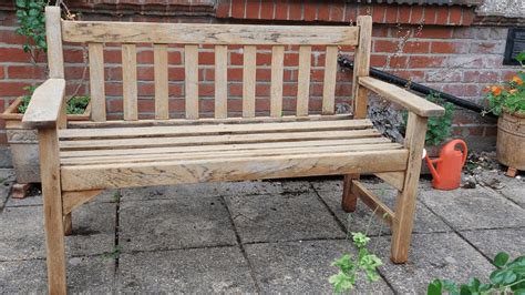 Ways To Protect Outdoor Wood Furniture From Sun Damage