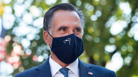 Mitt Romney Says He Didn T Vote For Donald Trump Huffpost Latest News