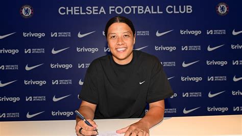 Sam Kerr: Chelsea striker signs new contract - BBC Sport