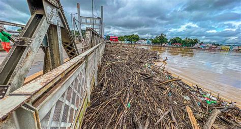 Rio Acre Atinge A Marca Metros E Mais De Mil Pessoas Sofrem