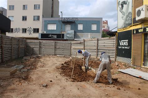 Ap S Atraso Obras Da Rua Coberta Em Crici Ma S O Retomadas