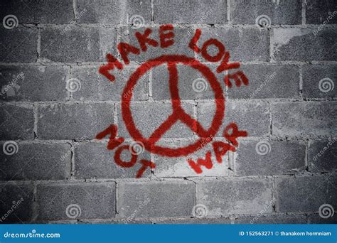 Fate L Amore Non La Guerra Graffiti Sulla Parete Immagine Stock