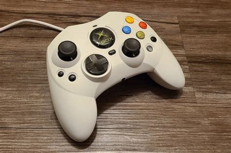 Xbox Il Controller S Sta Per Fare Ritorno Hyperkin Annuncia La Versione In Chiave Moderna