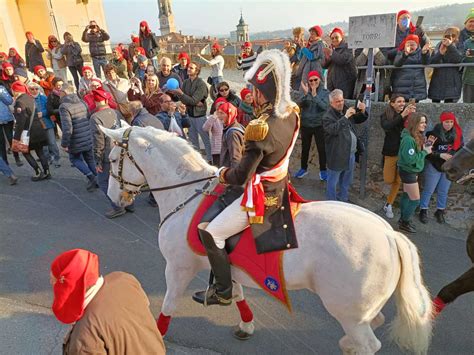 Carnevale Di Ivrea Foto Di Viaggiare Con Lentezza Viaggiare Con