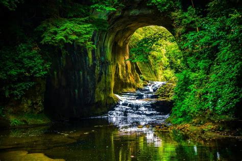 まるでジブリの世界。フォトジェニックな【濃溝の滝】へ出かけよう キナリノ