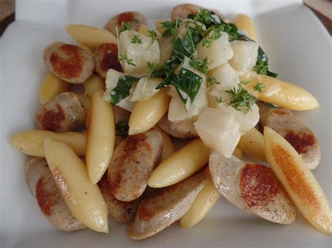 Bratwurst Schupfnudel Pfanne Mit Kohlrabirahm Rezept Kochbar De