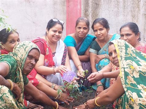 Girls Made Mehndi And Rangoli On Tricolor Theme At Every House