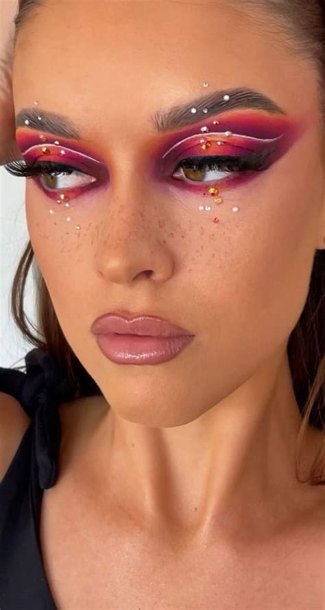 42 Summer Makeup Trends And Ideas To Look Out Crystal And Bold Look