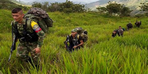 Colombia Un Muerto Y Seis Heridos En Enfrentamientos Entre El Ejército