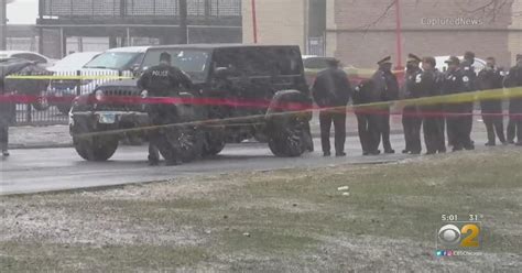 Off Duty Cpd Officer Shot At 89th And Stony Island Search On For