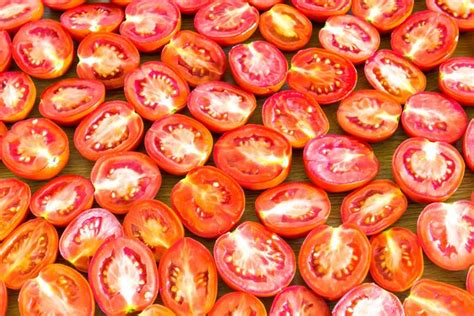 Fondo De Comida De Tomate Rojo Medio En Rodajas Textura De Tomate Rojo