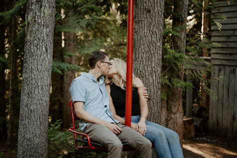 A Summer Engagement Session in Mount Hood