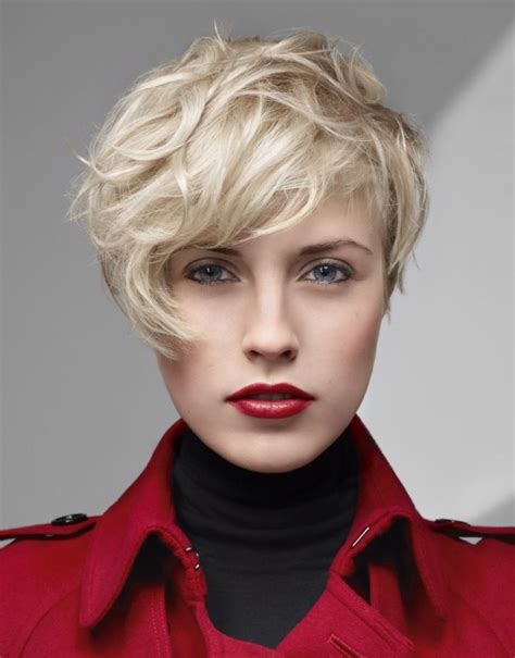 25 Asymmetrical Short Hairstyles To Grab Everyones Attention Hairdo