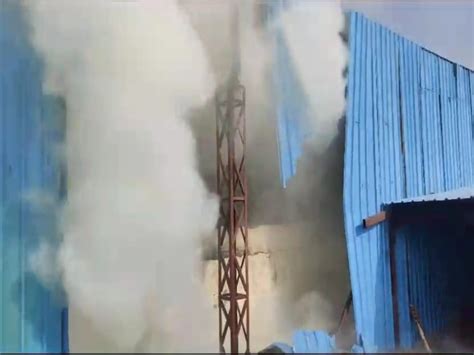 Major Fire In Handicraft Factory हैंडीक्राफ्ट फैक्ट्री में भीषण आग