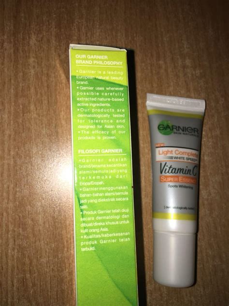 Garnier Light Complete White Speed Super Essence Kesehatan