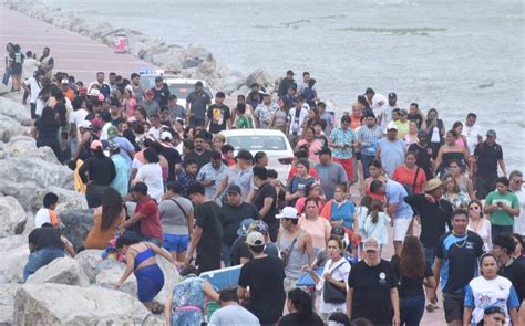 Desalojan A Ba Istas De Playa Miramar Tamaulipas Por Presencia De