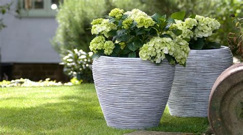 Round Resin Ribbed White Planter By Cadix Capi Tutch Vase D H Cm