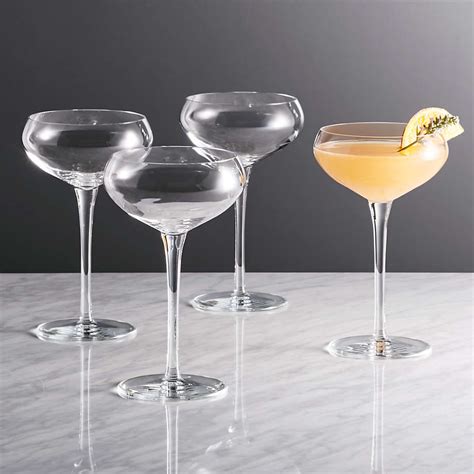 Coupe 9 Oz Cocktail Glasses Set Of 4 Reviews Crate And Barrel