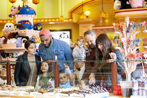 Top 5 Best Sellers At The Fudge Factory Niagara Falls