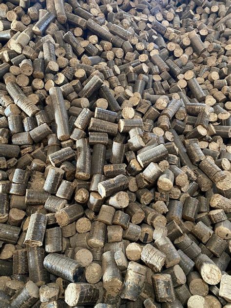 Saw Dust Solid A Grade White Coal Biomass Briquette Ash Content