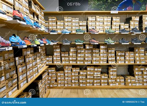 Salomon store editorial stock image. Image of sale, retailer - 109055574