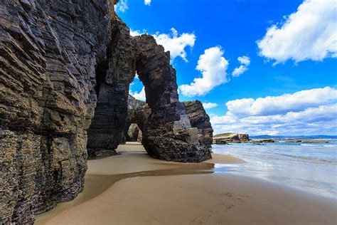 traje Fragante partido Democrático playa de las catedrales hoy