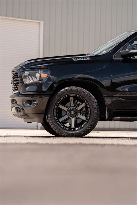 Ram 1500 4play Wheels 4p63 22x10 285x50x22 Nitto Tires Stock Suspension 4play Wheels