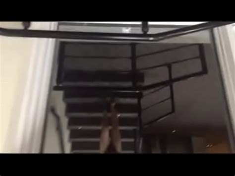 Desfilando Pelos Corredores Do Hotel Mais Uma Vez So De Calcinha Parte XVIDEOS