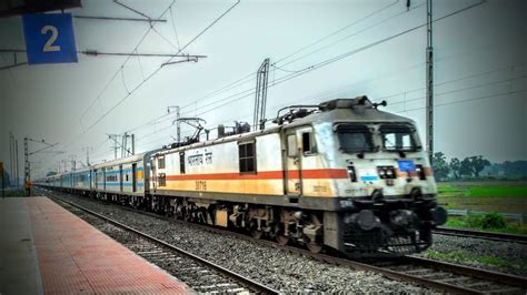 AMAZING DUAL TONE HONKING OF WAP 7 PATNA HOWRAH JANSHATABDI