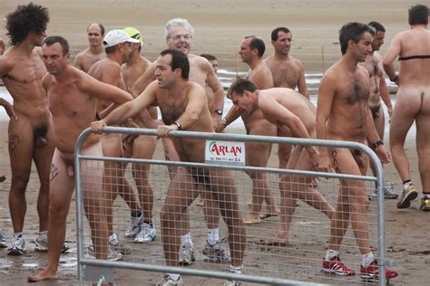 Des Hommes Nus Sport