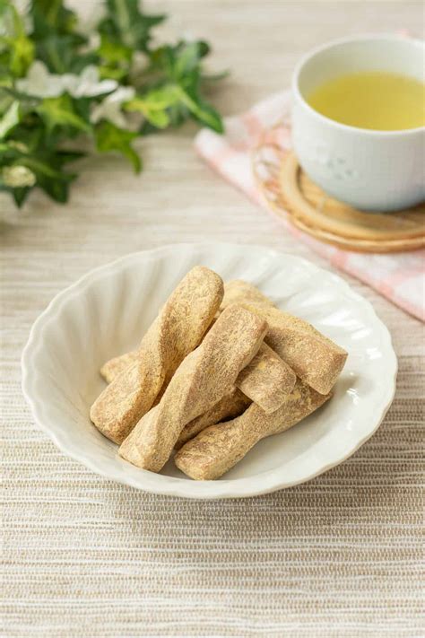 Kinako Nejiri Japanese Twisted Soybean Flour Snack Umami Pot