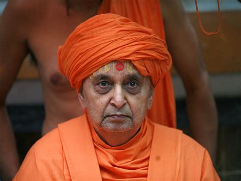 Lord Swaminarayan: Pramukh Swami Maharaj Photos