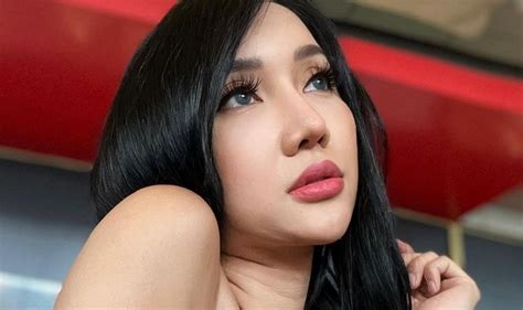 Heboh Beredar Video Syur Lucinta Luna Dengan Sosok Pria Banyak Yang