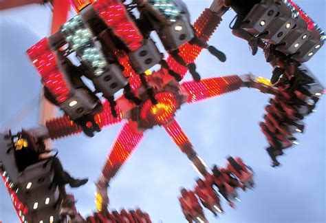 Amusement park ride – License image – 70160671 lookphotos