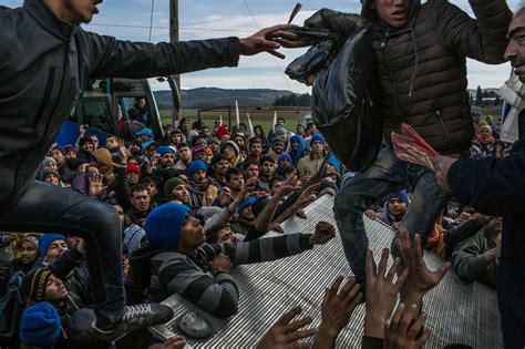 Photography Pulitzer For Coverage Of Refugee Crisis The New York Times