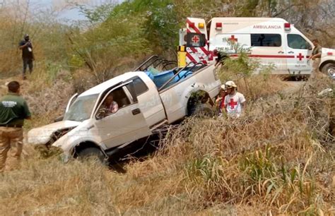 Muere Un Hombre Al Caer De Camioneta Que Se Volcó