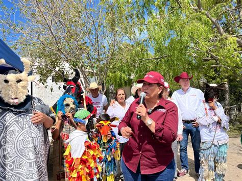 Waldo Fernández y Judith Díaz celebran Semana Santa con Los Viejos