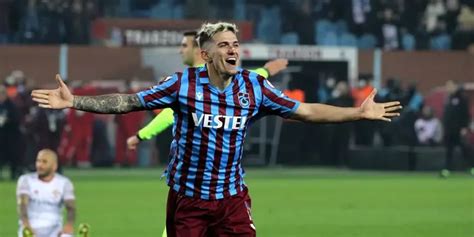 Trabzonspor Da O Futbolcunun Kaderi Iziliyor Gidecek Mi Kalacak M