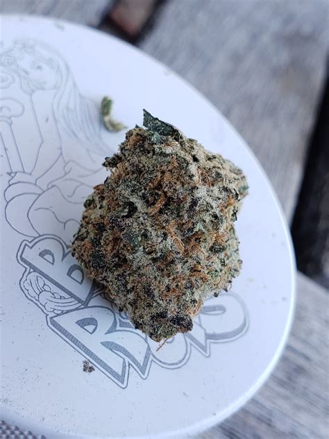 Wedding Pie Strain Review