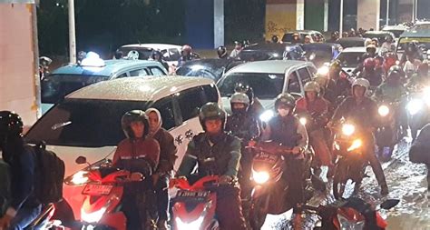 Puncak Arus Mudik Pemudik Motor Mulai Ramai Selepas Tarawih Di