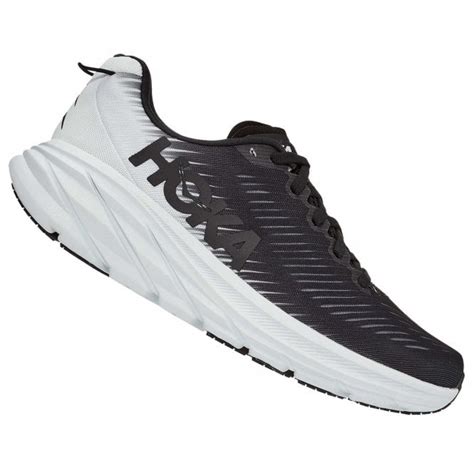 Running Shoes for Wide Feet & Width Fitting Guide at NorthernRunner.com