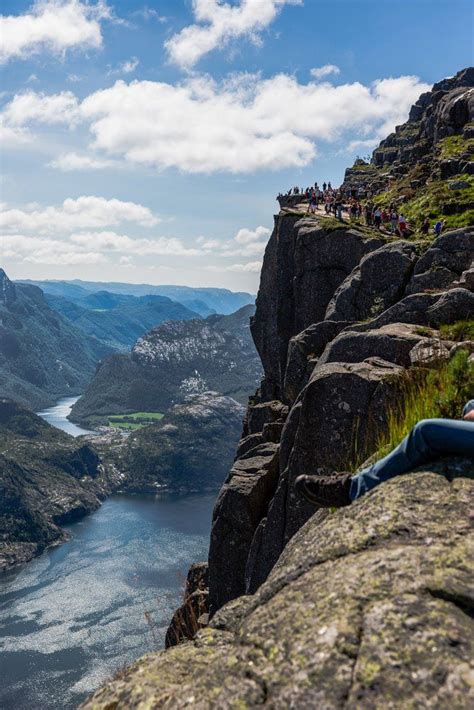 How To Hike To Pulpit Rock In Norway Earth Trekkers