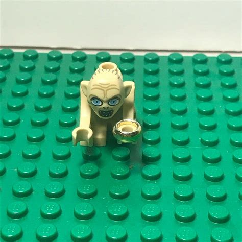 Gollum Lord of the Rings LEGO Minifigure Wide Eyes lor005 9470 Mini ...