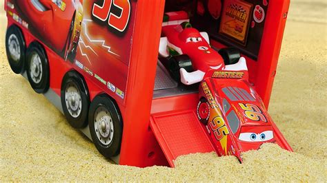 Rayo Mcqueen Aprende A Nadar La Nueva Pista De Coches Coches De