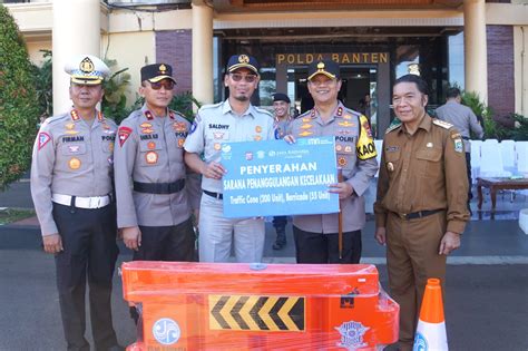 Jasa Raharja Banten Menyerahkan Sarana Prasarana Cegah Laka Dalam Acara