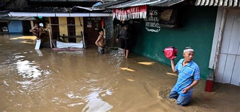 Natural Disaster Losses Hit 72 Bn In First Half 2022 Swiss Re