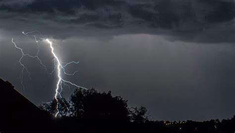 La Corse Plac E En Vigilance Jaune Orages Et Pluie Inondations