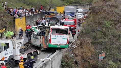 Video 20 Muertos Y 15 Heridos Deja Accidente De Bus En Colombia