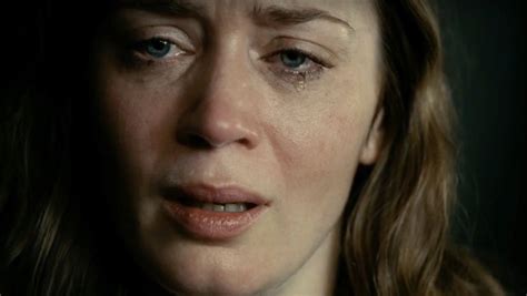 Emily Blunt Bouleversante Dans Le Premier Trailer De La Fille Du Train